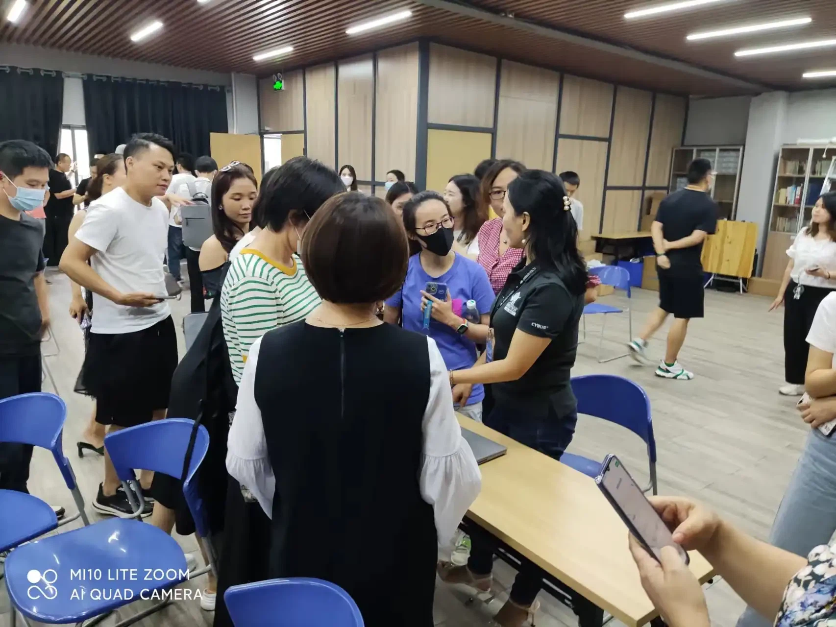 Tá go leor Cuideachtaí ag Foghlaim Ó Shamhail Ghnó Rathúil na Srónbheannach