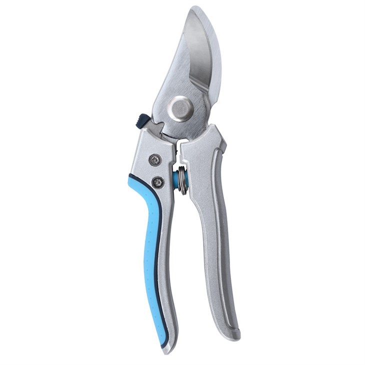 Cairneanna bearrtha ardchaighdeáin